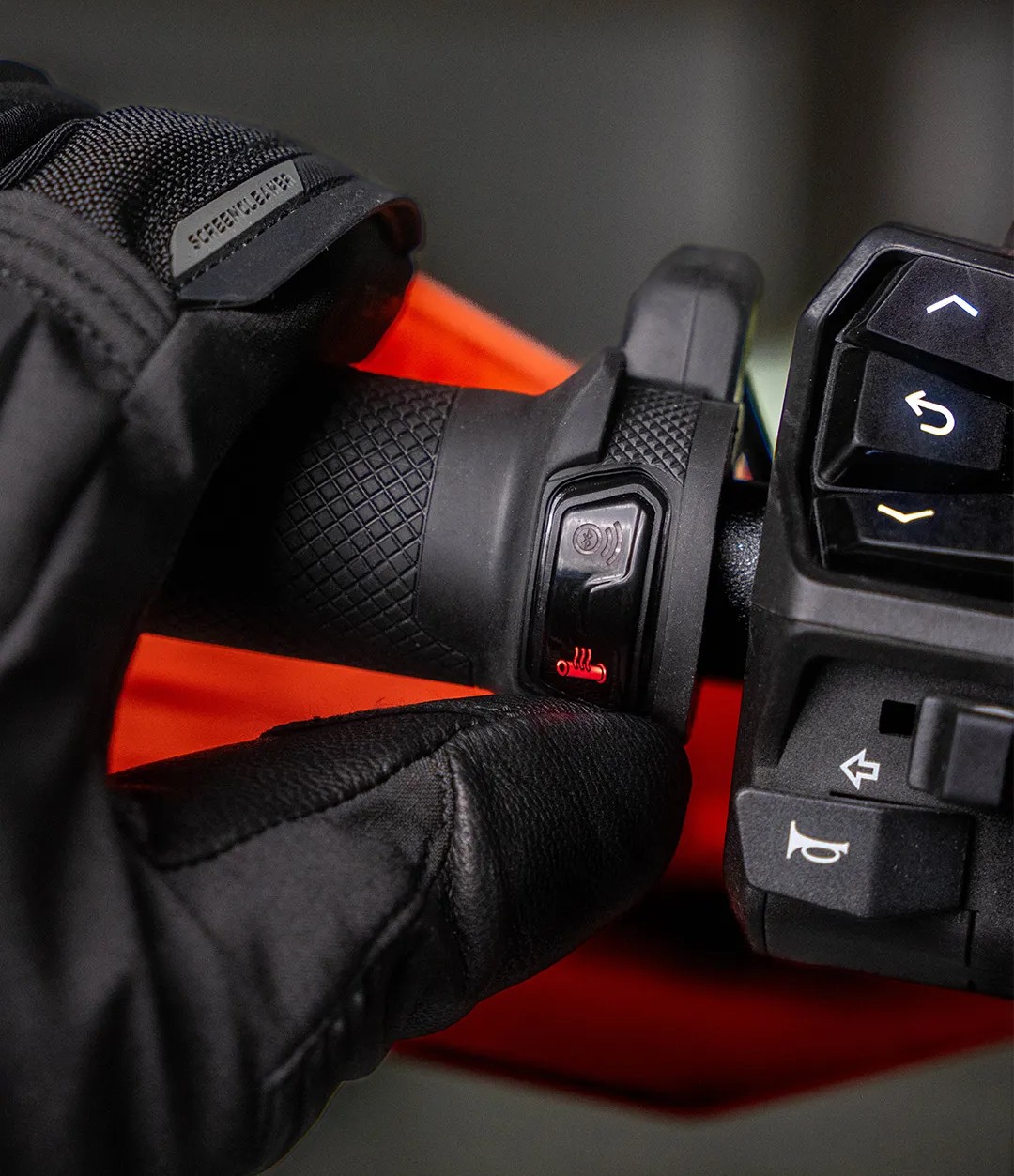 MACNA Heated Grips integrated buttons