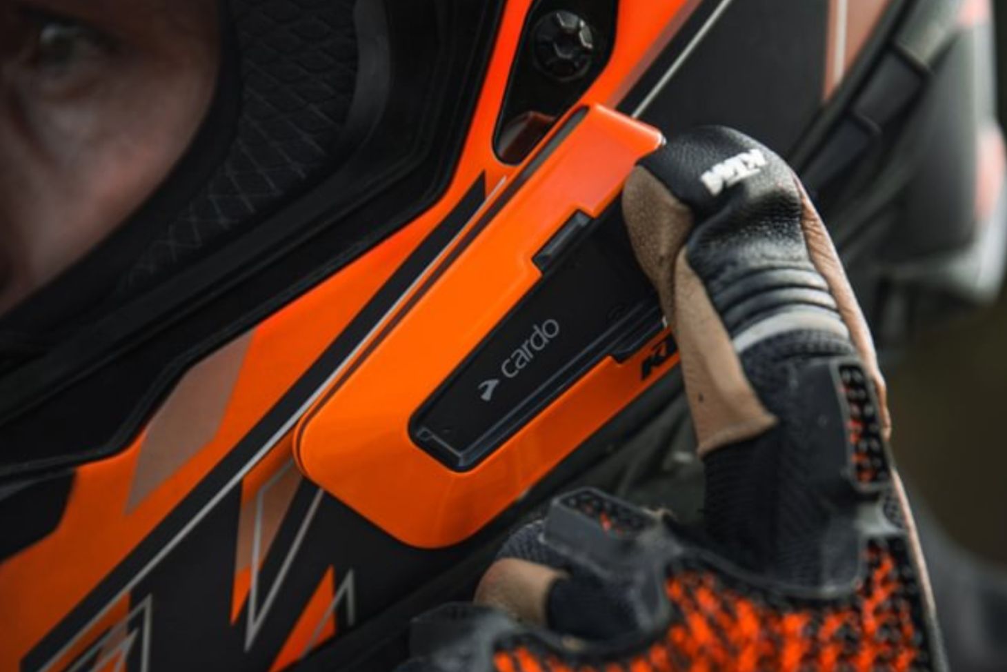 Cardo PACKTALK EDGE KTM communication system