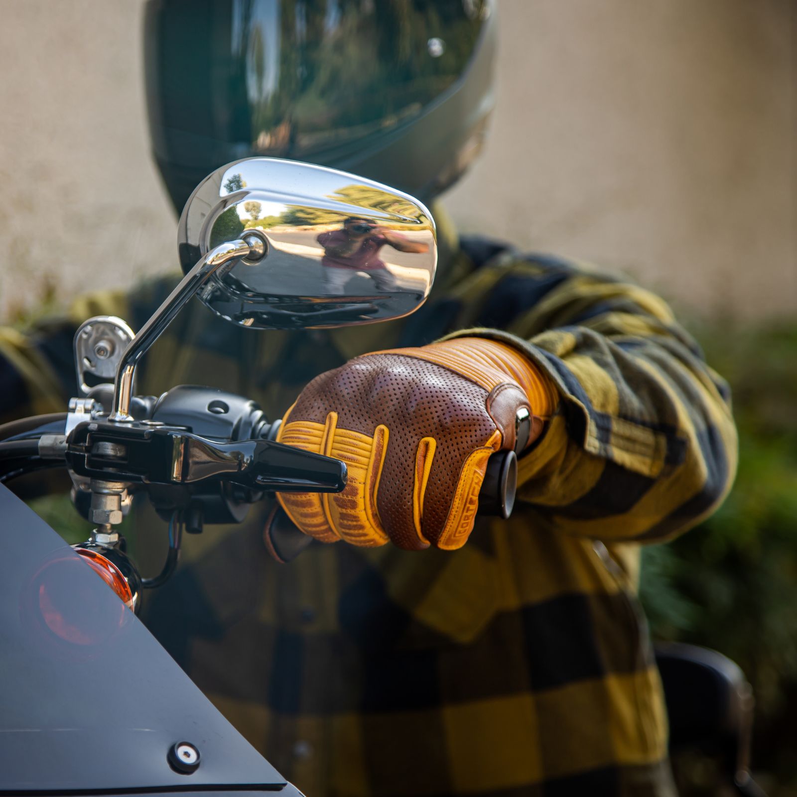 Cortech The Bully Short Cuff Leather Gloves – Cortech USA