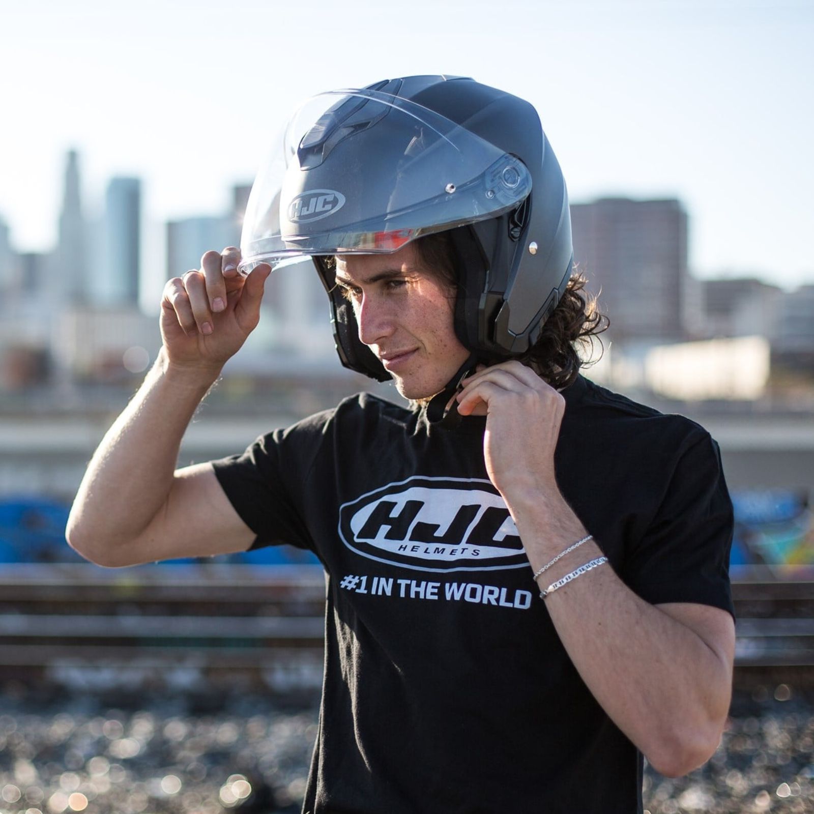 HJC i30 - Helmet House