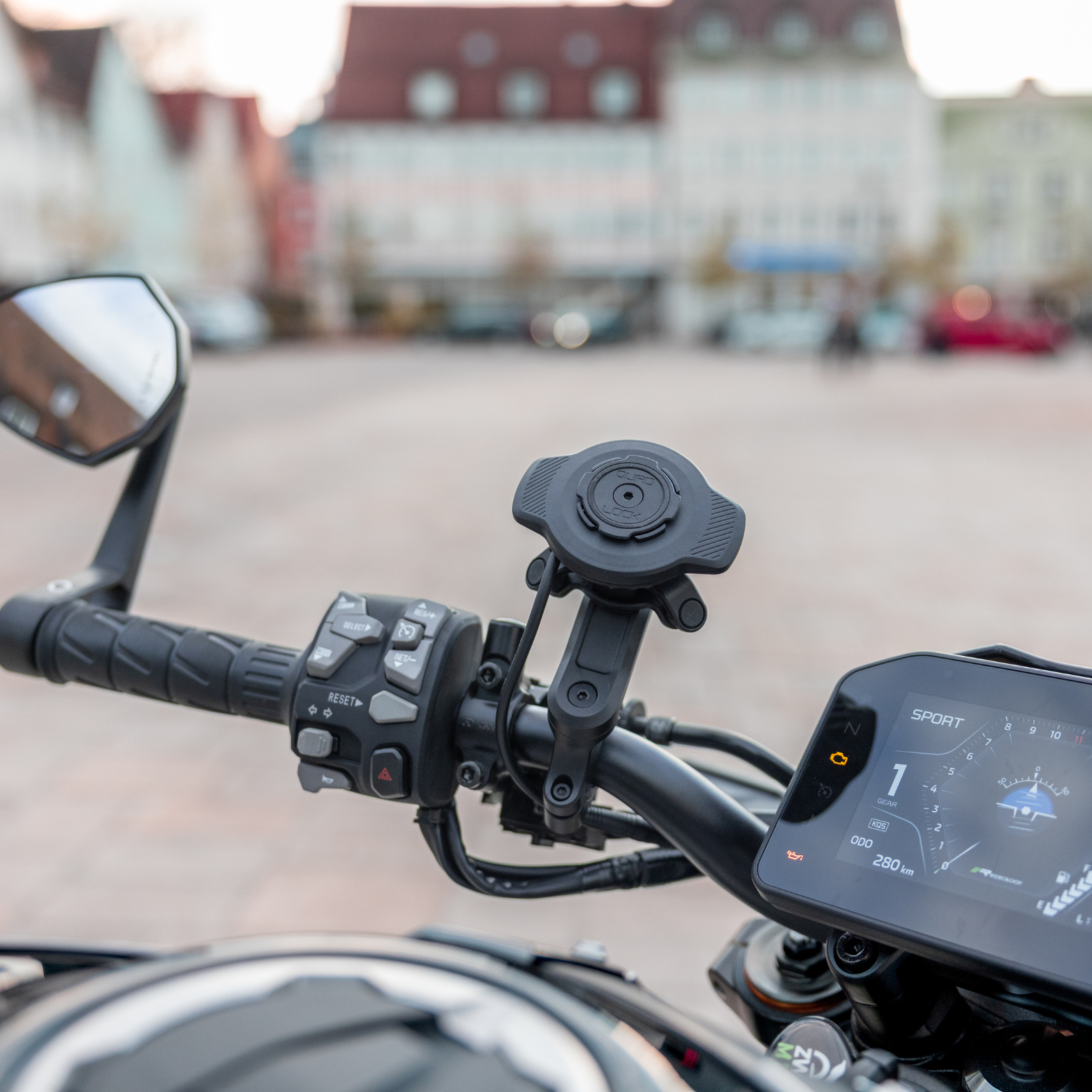 Quad Lock Waterproof Wireless Charging Head - Helmet House