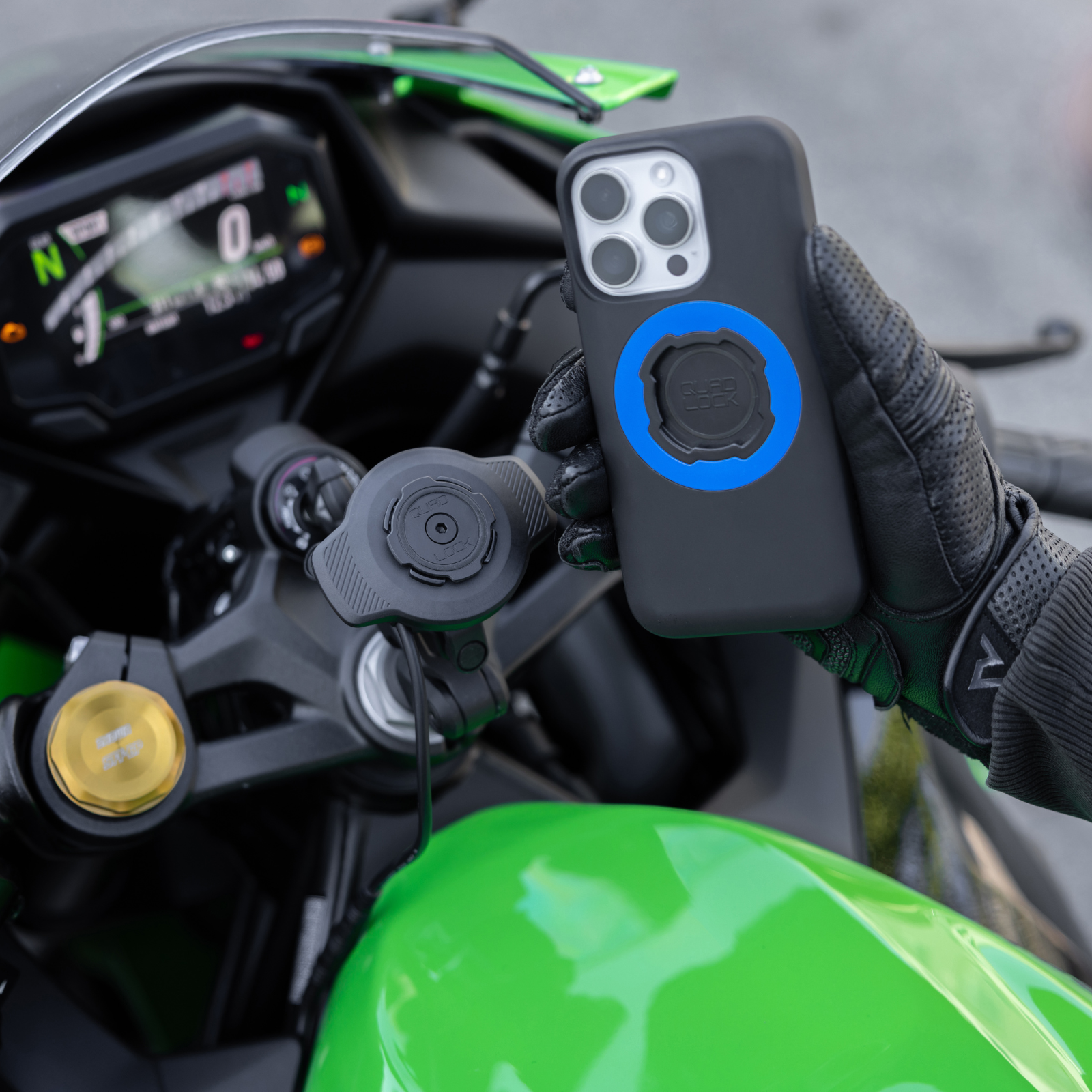 Quad Lock Waterproof Wireless Charging Head - Helmet House