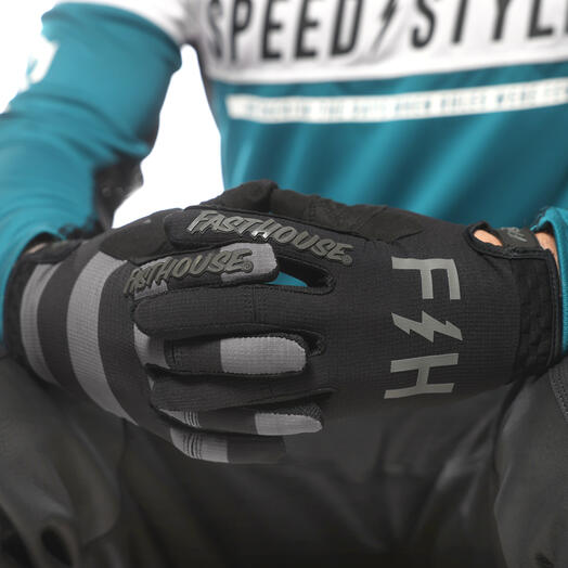 Speed Style Akin Gloves 13