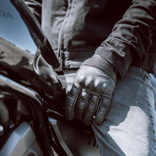 Hoshi Gloves 19