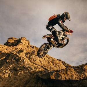 Hydro-2 Hydration Pack 16 Thumbnail