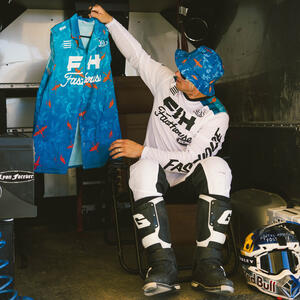 TB Island Hopper Bucket Hat 6 Thumbnail