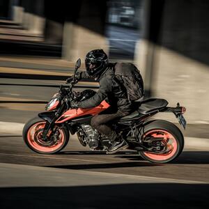 MAX28 Expandable Backpack 15 Thumbnail