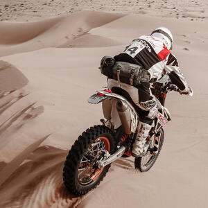 R8 Waist Pack 6 Thumbnail