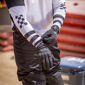 Sugo Knuckle Armor Gloves 18 Thumbnail