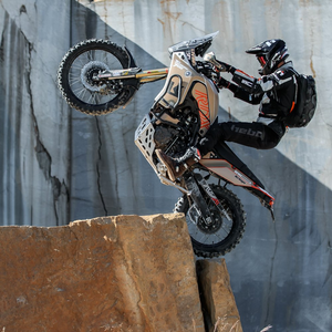 Trail 18 Backpack with 3L Bladder 14 Thumbnail