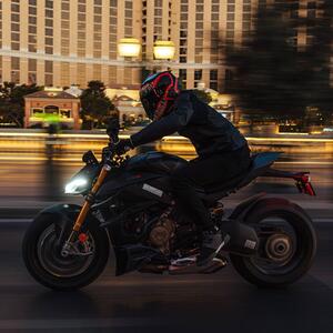 RPHA 12N Venom III 8 Thumbnail