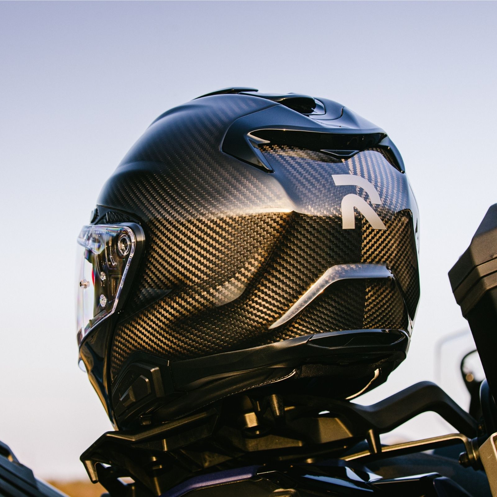 advertolog bell helmets Bell HP7 Evo Carbon Helmet – Saferacer main image 1