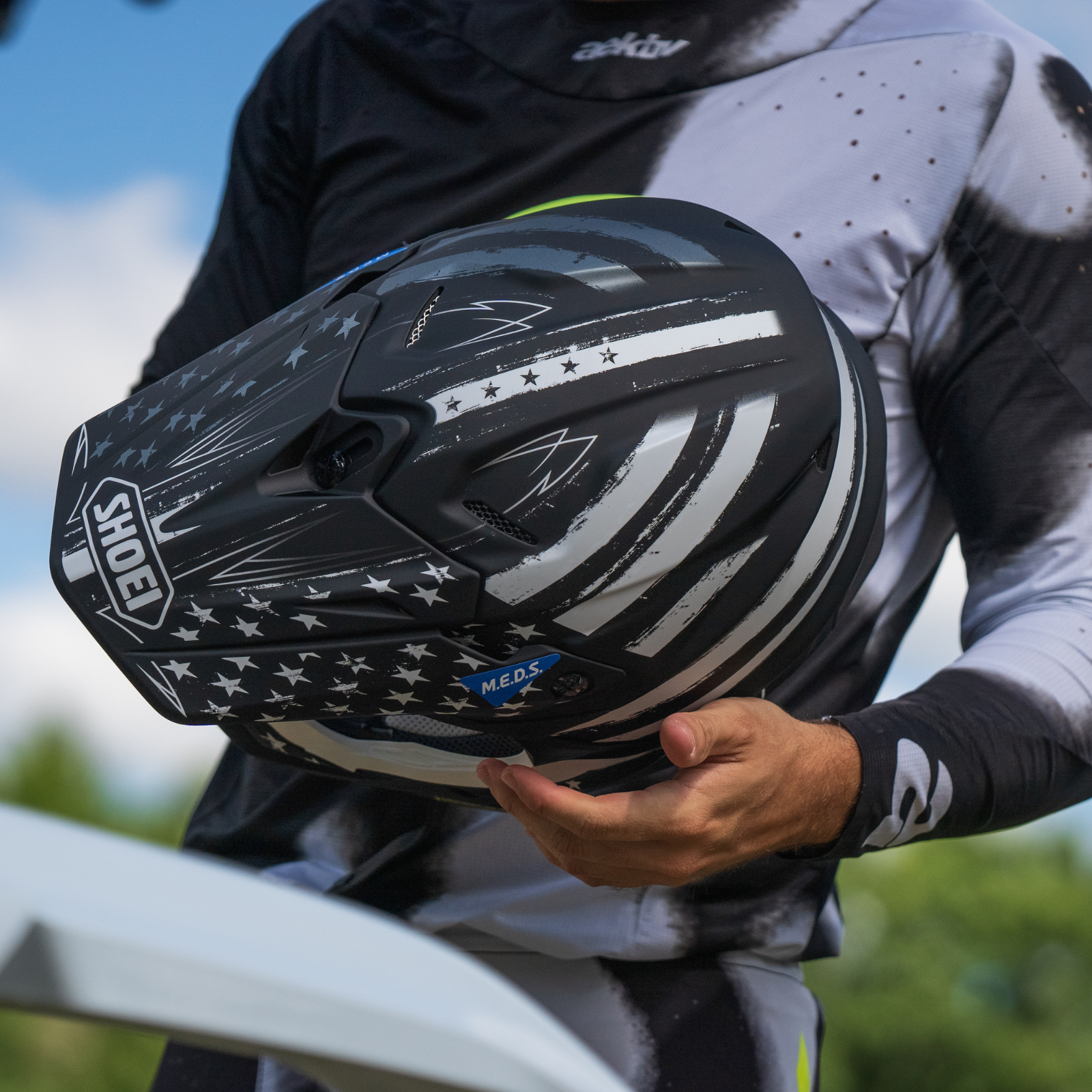 SHOEI VFX-EVO Faithful 2 – SHOEI® Helmets USA